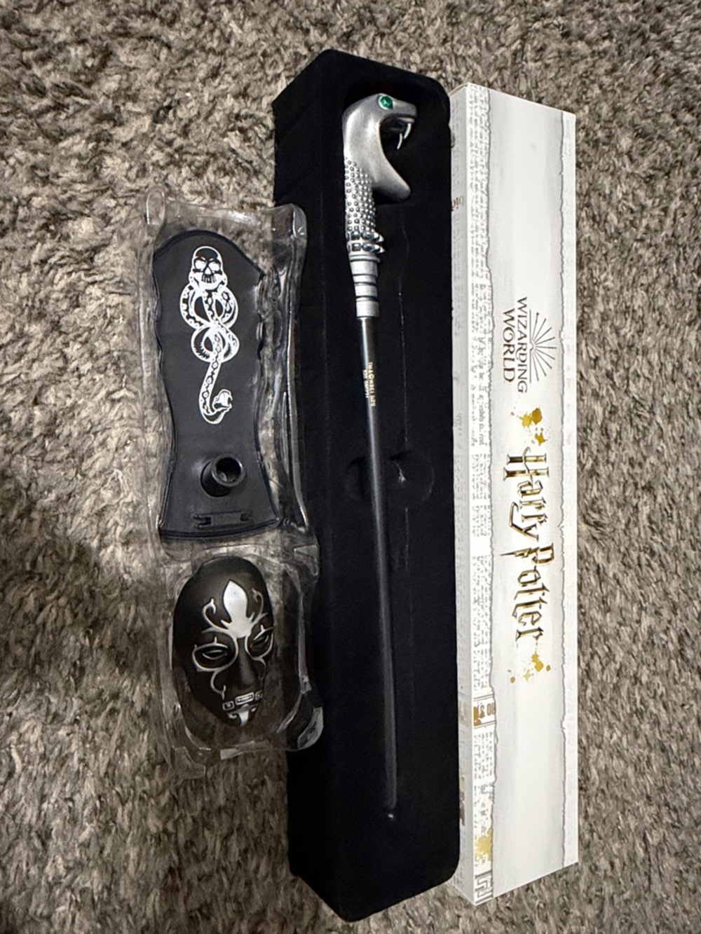 Warner Bros. Harry Potter Gold and Black Wand (blind box) - Picture 5 of 5